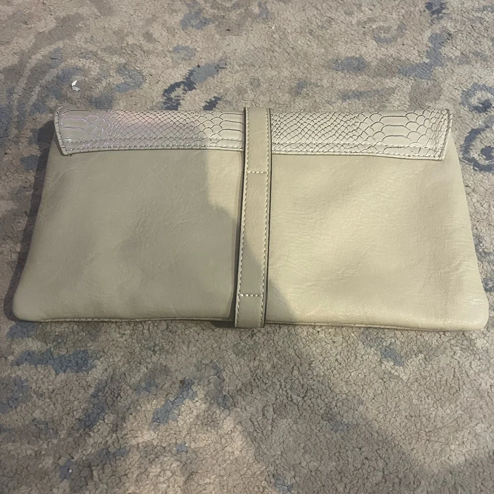 Melie Bianco Textured Cream Clutch - Picture 3 of 5